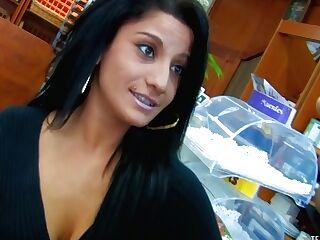 Adorable Stunner In A Store Gets Picked Up By A Bald Man For...